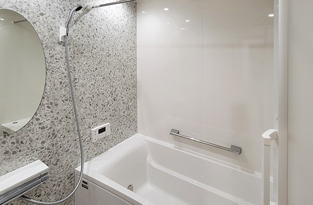 浴室 - フェミニンでスタイリッシュなサロン併設の平屋 - 日大建築