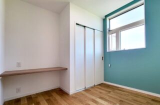 洋室1 - 日大建築 - 温かみと清潔感が融合するスタイリッシュモダンな外観の店舗兼住宅