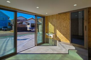 倉庫と中二階が暮らしを広げるお洒落なキッチンのある機能美あふれる住まい - 日大建築 - 土間倉庫