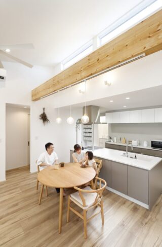 心地よい北欧テイストと機能的な回遊動線のある平屋 - 七呂建設 - ダイニング