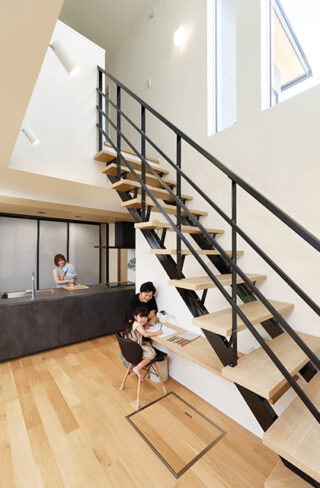 キッチン・階段 - 施工事例 - 七呂建設