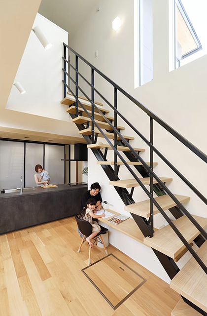 キッチン・階段 - 施工事例 - 七呂建設