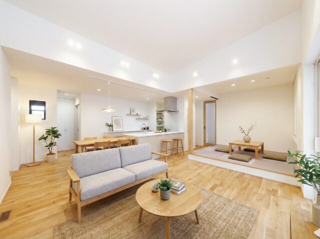 都城市吉尾町にて「勾配天井リビング・段上がり書斎・スッキリ帰宅動線も完備♪生活感を見せない4LDK36坪平屋」の完成見学会【2/28,3/1】