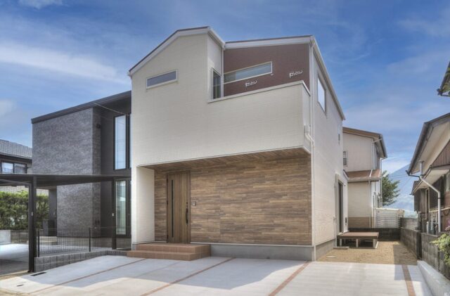 斜め框や吹き抜けで広がりを演出した約26坪の機能美あふれるコンパクトハウス - 空感考房CO.CO - 外観