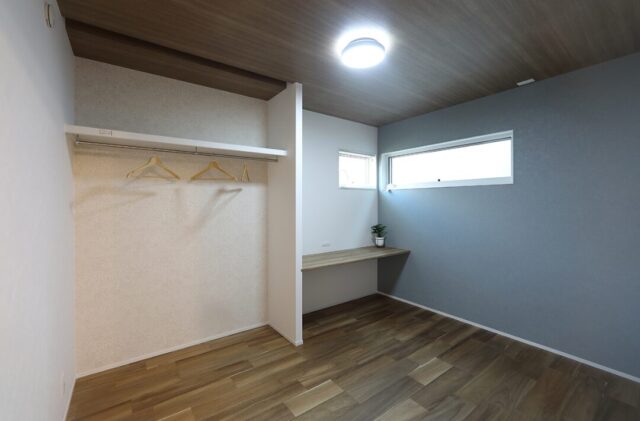 白と木の温もりに包まれる36坪の機能美あふれる二世帯住宅 - 空感考房CO.CO - 子ども部屋