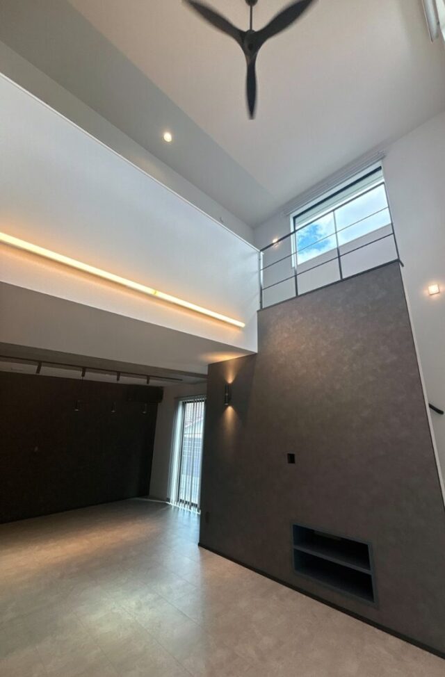 モダンなカリフォルニアスタイルとホテルライクが融合したお家 - ニッシンホーム - リビング