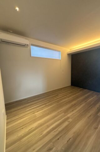 モダンなカリフォルニアスタイルとホテルライクが融合したお家 - ニッシンホーム - 洋室