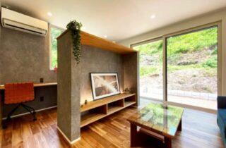 リビング - 木の味わい感じるシンプルモダンな二階建て - ベネッツ