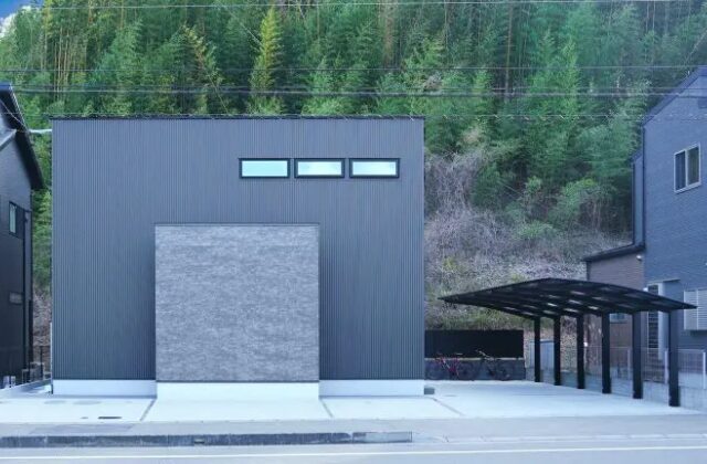 2階リビングにピクチャーウィンドウがあるホテルライク住宅
