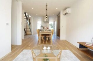 リビング - キッチンを中心とした間取りの快適さを追求した2階建て - ベネッツ