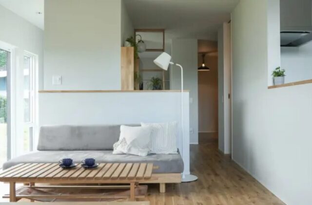 無機質×ナチュラルが融合したゆとりある20坪コンパクト平屋 - ベネッツ - リビング