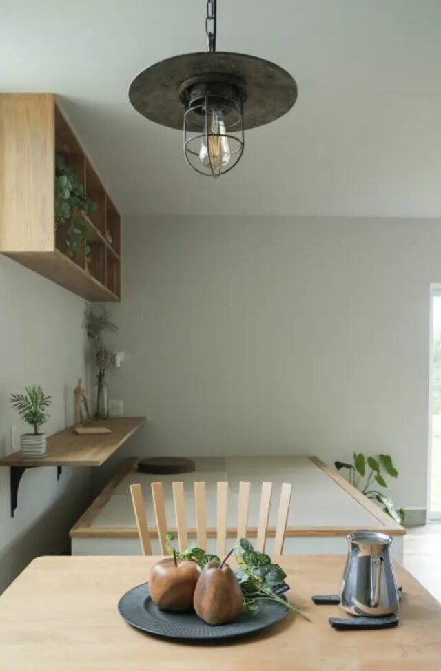 無機質×ナチュラルが融合したゆとりある20坪コンパクト平屋 - ベネッツ - 小上がり和室