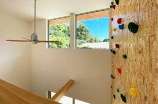 吹き抜け - 家族の「楽しい」を詰め込んだ遊び心感じるデザイン住宅 - ベネッツ