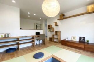 ルーム - シックな黒ガルバ外壁のペットと暮らすストレスフリーな2世帯住宅 - ベネッツ