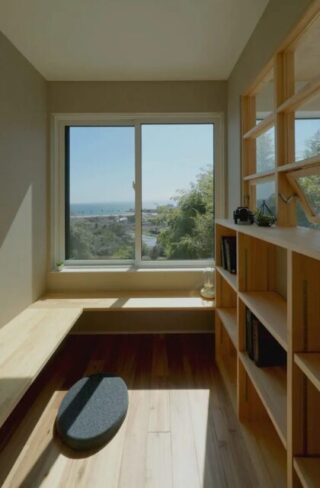 書斎・ワークスペース - 美しい景観が暮らしに溶け込む土間のあるデザイン住宅 - ベネッツ