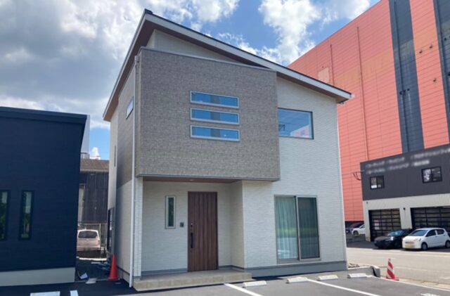大分展示場 2階建てモデルハウス「穏やかなナチュラルテイストの2階建て」(大分市) - 国分ハウジング - 外観