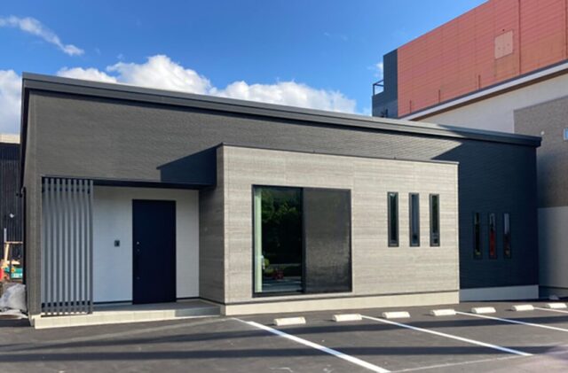 大分展示場 平屋 モデルハウス「大人っぽい雰囲気漂うモダンな平屋」(大分市) - 国分ハウジング - 外観