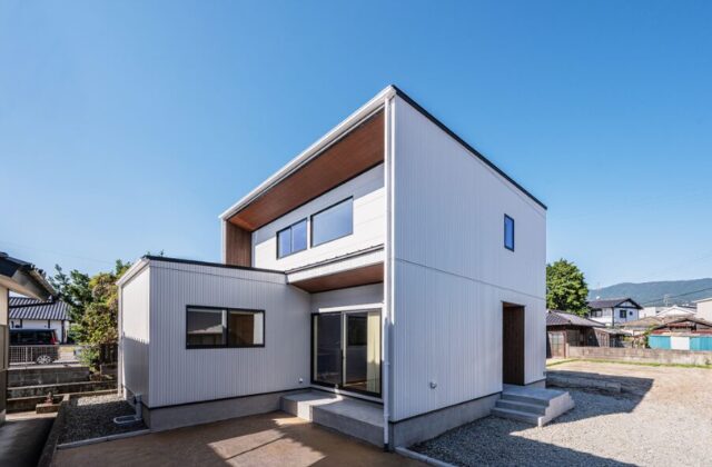 外観・庭 - 大園建設 - シンプル&スタイリッシュな白い外壁の2階建て