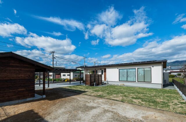 外構 - 大園建設 - 景観に溶け込むナチュラルモダンな直線美の平屋