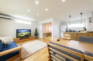 LDK - エースホーム - 白×木のナチュラルテイストでやさしい2階建て