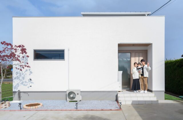 外観・玄関 - エースホーム - 白×木のナチュラルテイストでやさしい2階建て