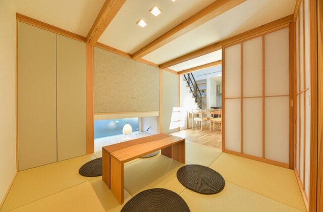 和室 - エースホーム - 美術館のような外観で洗練されたデザインの中庭があるお家
