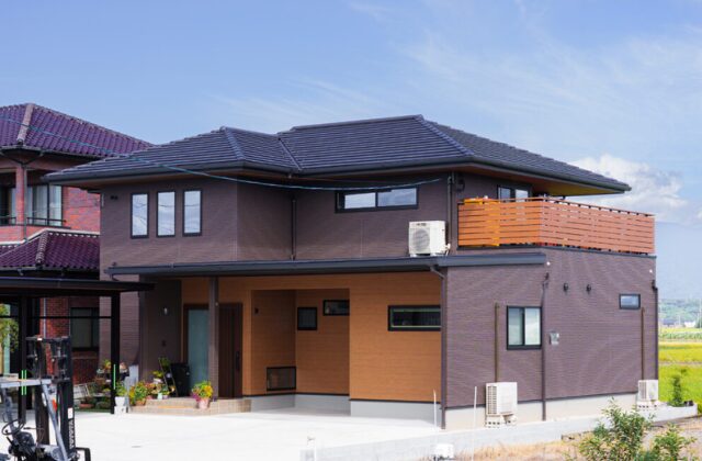外観・玄関 - エースホーム - アンティーク家具が似合うレトロな雰囲気漂う2階建て