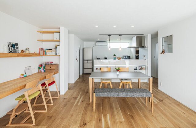 LDK - 大園建設 - 景観に溶け込むナチュラルモダンな直線美の平屋