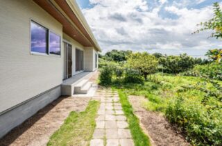 外構 - 大園建設 - 丁寧な暮らしを叶える緑に包まれている二世帯住宅
