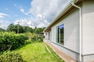 外構 - 大園建設 - 丁寧な暮らしを叶える緑に包まれている二世帯住宅