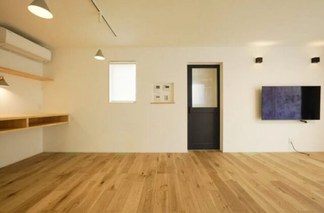 家事ラク動線を重視した木のぬくもりに包まれるナチュラルテイストの住まい - 大園建設 - リビング